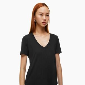 Aritzia // The Group by Babaton Foundation V-Neck T-Shirt in Black